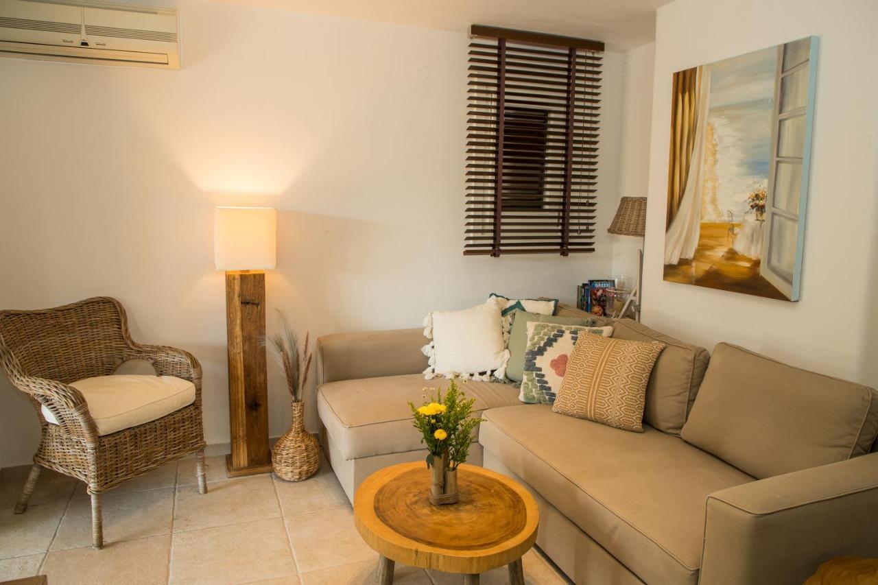Grand Bleu Beachfront House Holiday home